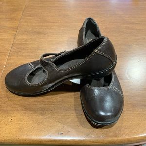 Clarks Bendables MJ Flat Button Stitched Shoes